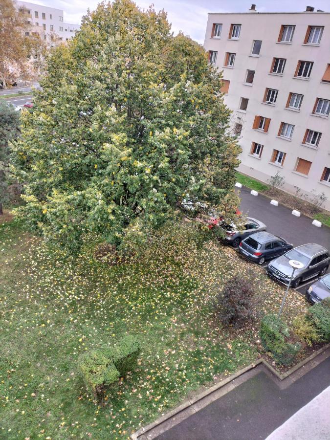 Jolie Appartement Proche Tramway Венісьє Екстер'єр фото
