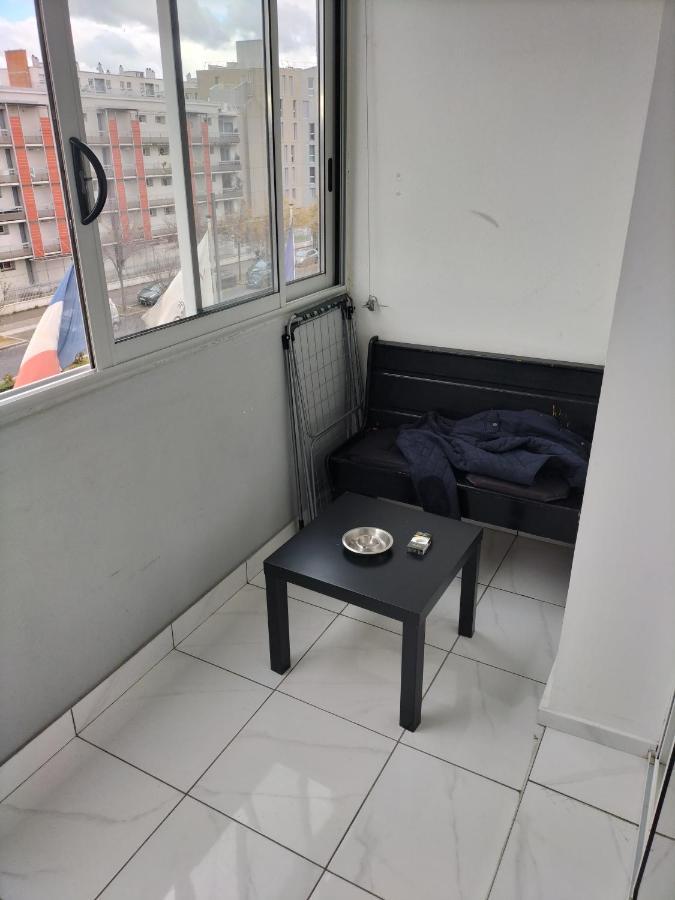 Jolie Appartement Proche Tramway Венісьє Екстер'єр фото